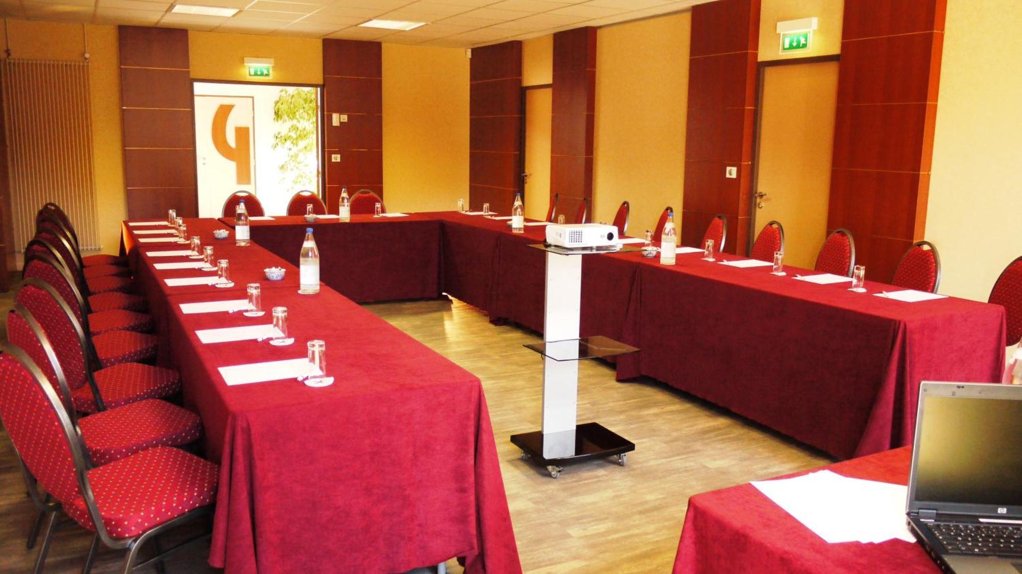 The Originals City, Hotel Ascotel, Lille Est Grand Stade Villeneuve-d'Ascq Zewnętrze zdjęcie